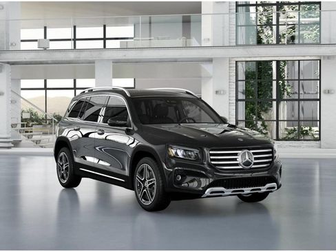 Used 2026 Mercedes-Benz GLB 250 4MATIC image 10