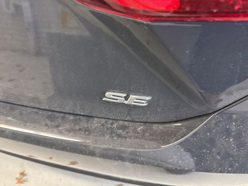 Used 2025 Toyota Camry SE image 7