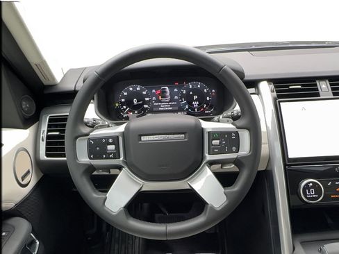 Used 2025 Land Rover Discovery S AWD/4WD image 40