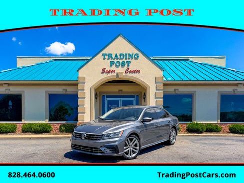 Used 2018 Volkswagen Passat 2.0T S FWD image 1