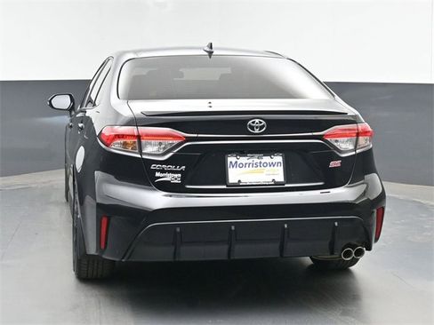 Used 2024 Toyota Corolla SE w/ SE Premium Package image 13
