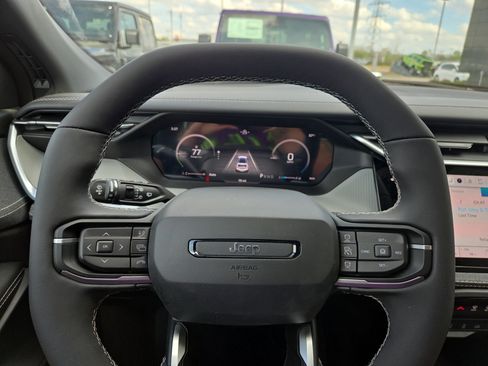 New 2026 Jeep Cherokee Laredo image 9