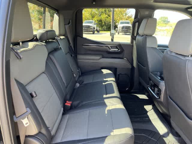 Used 2023 Chevrolet Silverado 1500 ZR2 w/ Technology Package AWD/4WD image 18