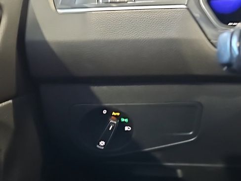 Used 2022 Volkswagen Tiguan SE image 35