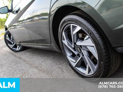 Used 2025 Hyundai Elantra Sport image 12