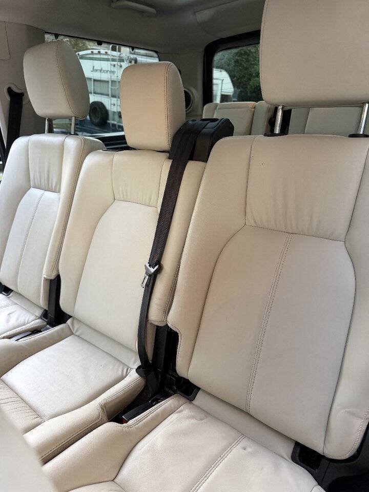 Used 2015 Land Rover LR4 HSE LUX AWD/4WD image 16