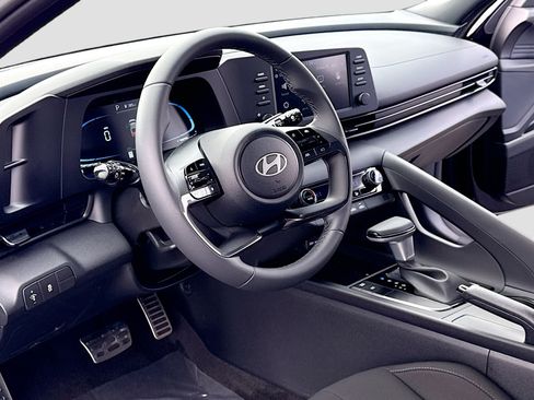 New 2026 Hyundai Elantra Sport FWD image 4