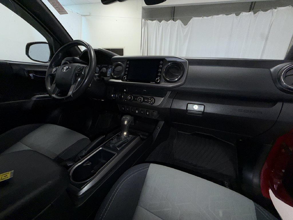 Used 2020 Toyota Tacoma TRD Off-Road w/ Technology Package AWD/4WD image 25