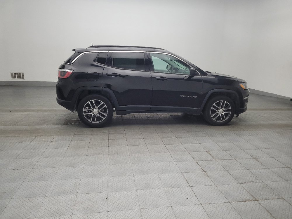 Used 2019 Jeep Compass Latitude FWD image 10
