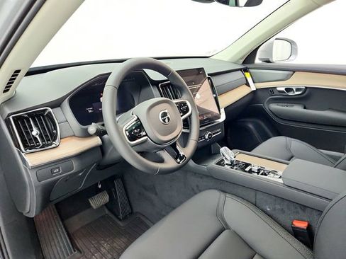 New 2026 Volvo XC90 B6 Plus w/ Protection Package Premier image 20