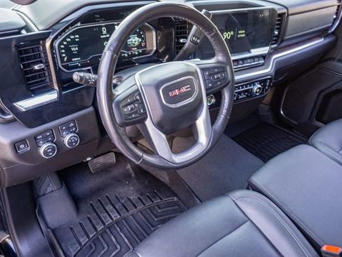 Used 2022 GMC Sierra 1500 SLT w/ X31 Off-Road Package image 11