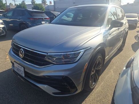 Used 2023 Volkswagen Tiguan SE R-Line FWD image 3