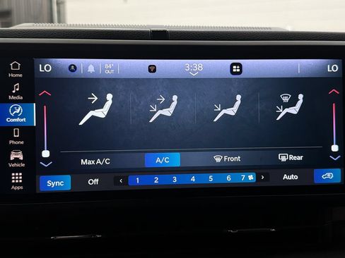 Used 2024 Jeep Wrangler Unlimited AWD/4WD image 34