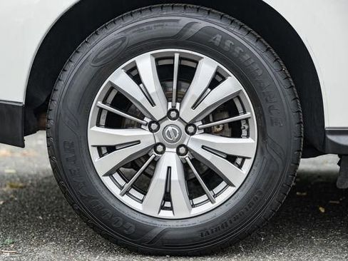 Used 2018 Nissan Pathfinder SL w/ Cargo Package image 21