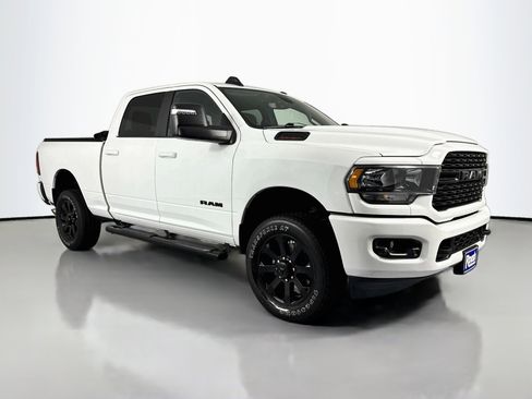 Used 2024 RAM 2500 Big Horn w/ Night Edition AWD/4WD image 3