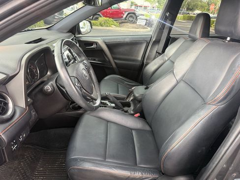 Used 2017 Toyota RAV4 SE FWD image 16