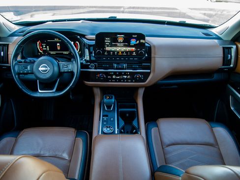 Used 2023 Nissan Pathfinder Platinum w/ Lighting Package (N93) image 30