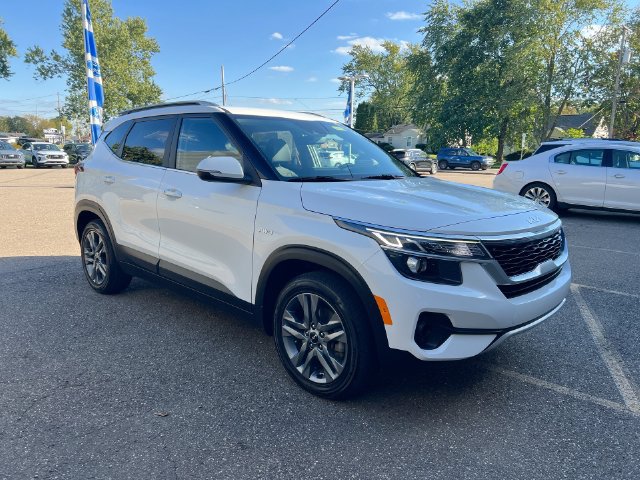 Used 2023 Kia Seltos S AWD/4WD image 11