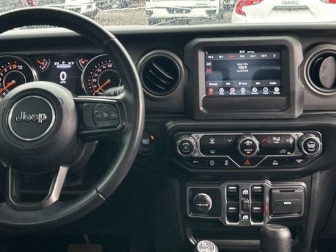 Used 2022 Jeep Gladiator Sport AWD/4WD image 11