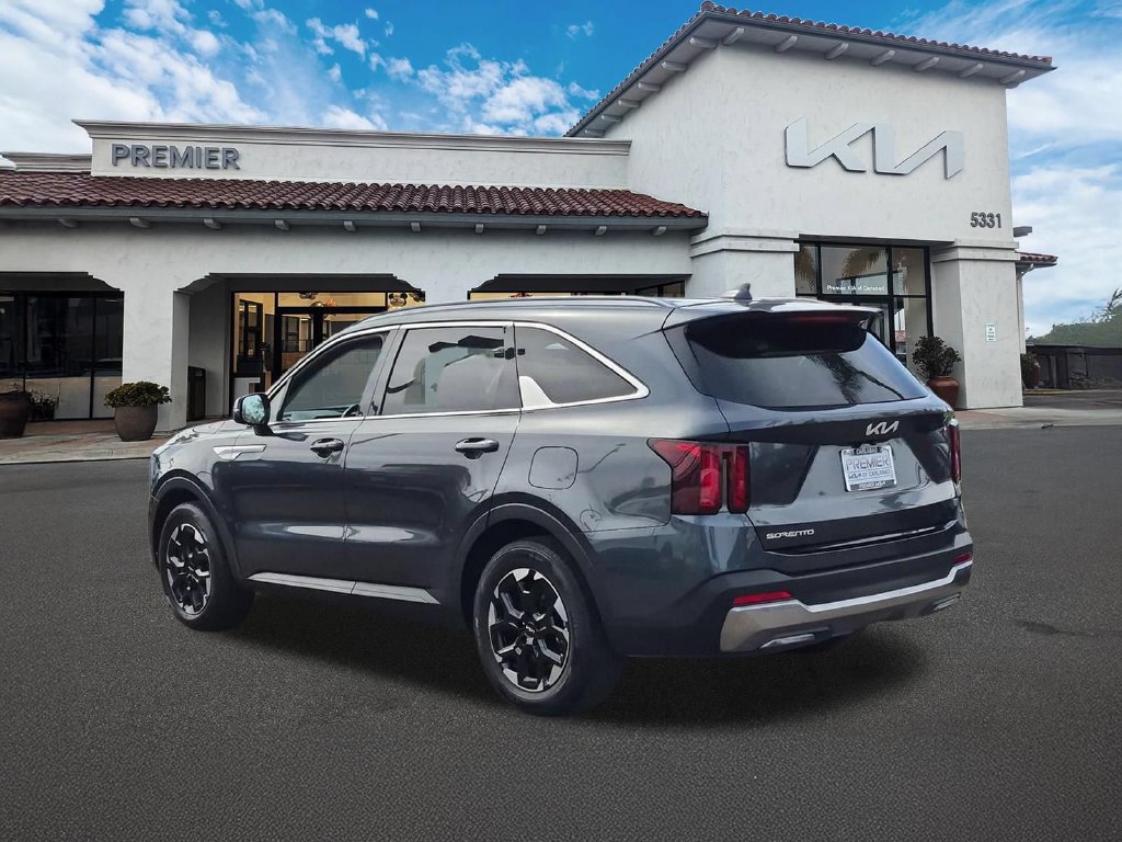 Certified 2024 Kia Sorento S FWD image 6