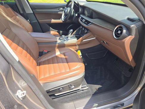 Used 2019 Alfa Romeo Stelvio Ti Lusso w/ Quick Order Package 22X Lusso AWD/4WD image 9