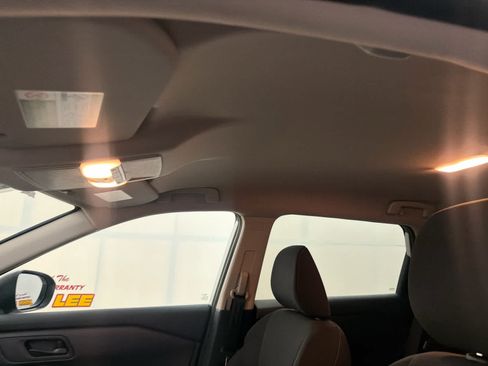 Certified 2025 Nissan Rogue S FWD image 15