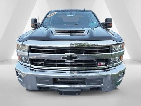 Used 2018 Chevrolet Silverado 2500 LT w/ Z71 Package, Off-Road AWD/4WD image 2