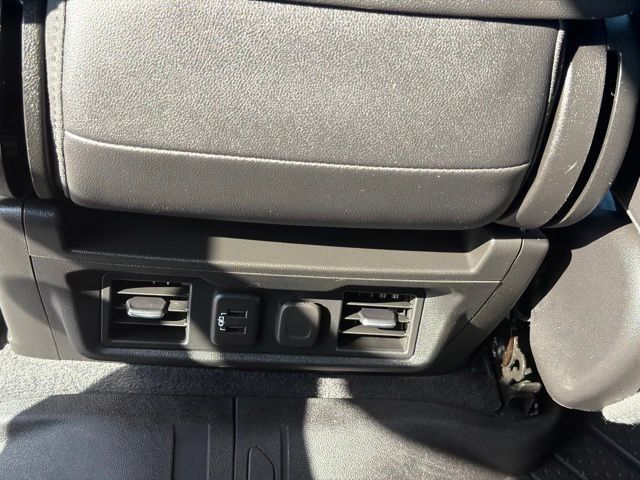 Used 2020 Chevrolet Silverado 1500 LTZ AWD/4WD image 24