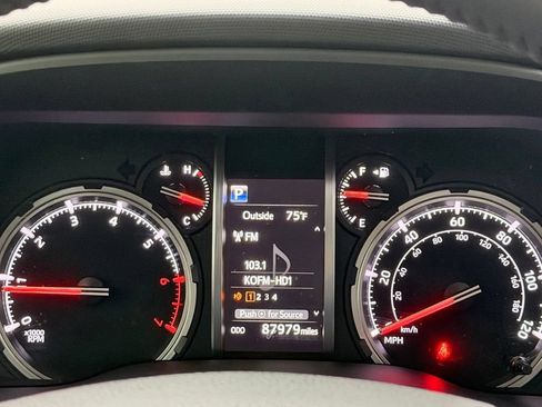 Used 2021 Toyota 4Runner TRD Off-Road Premium w/ Moonroof Package AWD/4WD image 19
