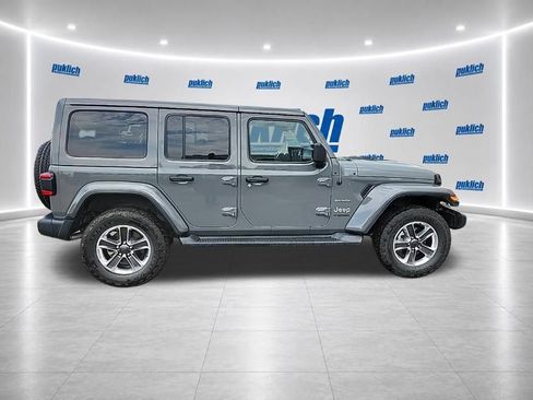 Used 2019 Jeep Wrangler Unlimited Sahara AWD/4WD image 6
