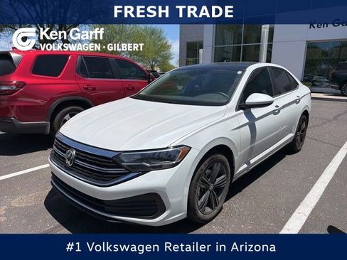 Used 2022 Volkswagen Jetta SE w/ Panoramic Sunroof Package FWD image 1