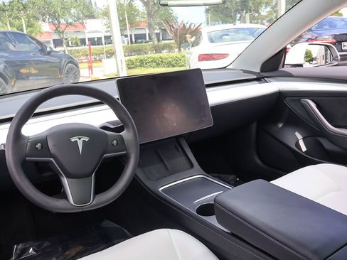 Used 2023 Tesla Model 3 Standard Range RWD image 27