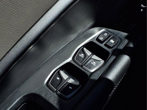 Used 2017 Hyundai Santa Fe Sport image 24