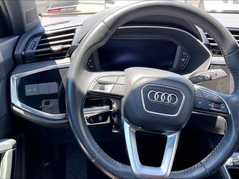 Used 2020 Audi Q3 2.0T Premium w/ Convenience Package AWD/4WD image 17
