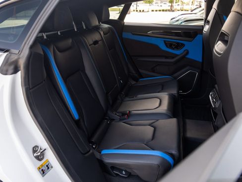 Used 2025 Lamborghini Urus S AWD/4WD image 44