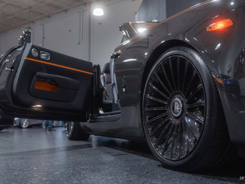 Used 2018 Rolls-Royce Dawn image 19