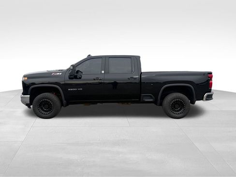 Used 2024 Chevrolet Silverado 2500 LT w/ Convenience Package AWD/4WD image 2
