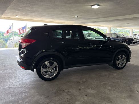Used 2017 Honda HR-V EX image 12