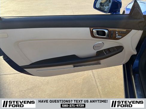 Used 2017 Mercedes-Benz SLC 300 image 25