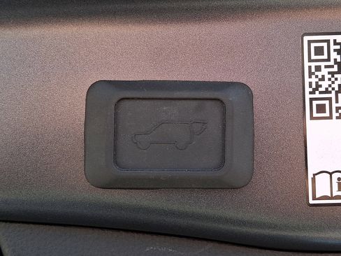 Used 2024 Toyota RAV4 Limited w/ Advanced Technology Package AWD/4WD image 31
