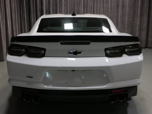 Used 2021 Chevrolet Camaro LT w/ 1LE Track Performance Package image 10