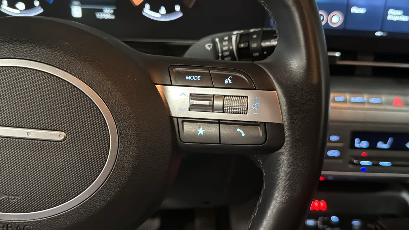 Used 2024 Hyundai Kona SEL AWD/4WD image 13