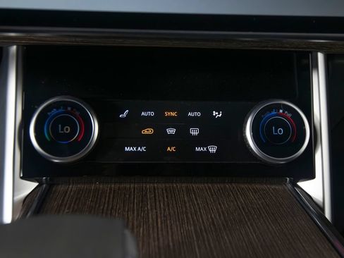 Used 2023 Land Rover Range Rover SE AWD/4WD image 25