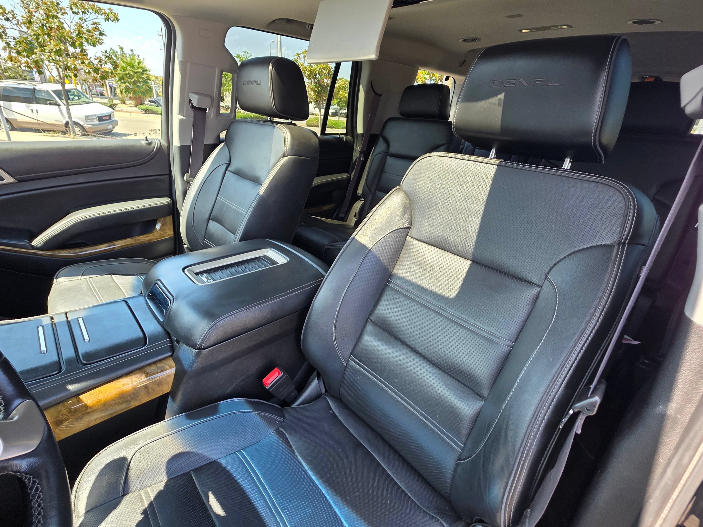 Used 2017 GMC Yukon Denali AWD/4WD image 20