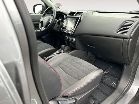 Used 2025 Mitsubishi Outlander Sport SE AWD/4WD image 27