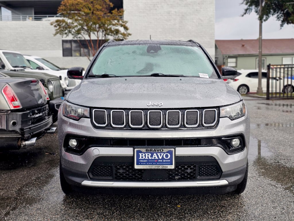 Certified 2022 Jeep Compass Limited AWD/4WD image 3