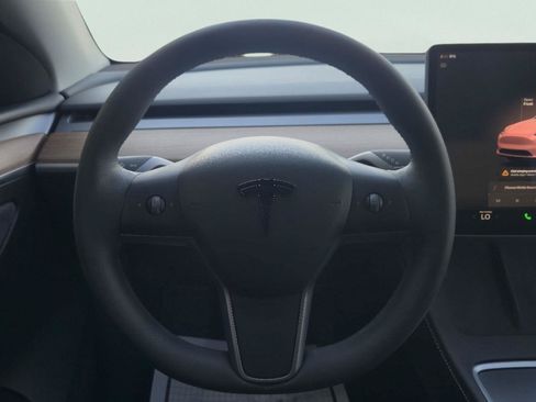 Used 2024 Tesla Model Y Long Range RWD image 14