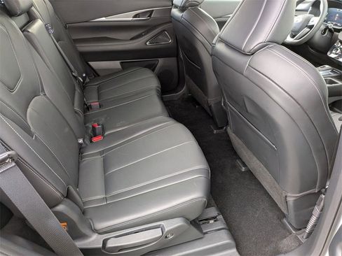 Certified 2025 INFINITI QX60 Luxe image 29