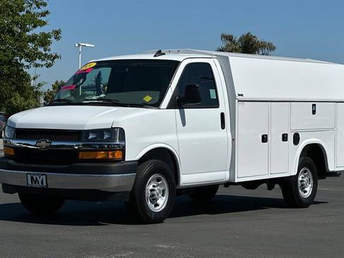 New 2024 Chevrolet Express 3500 w/ Power Convenience Package image 8