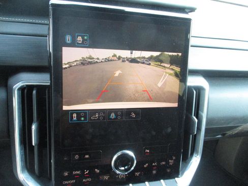 Used 2025 GMC Acadia Elevation image 21